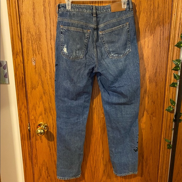 Embroidered Floral Jeans - Picture 2 of 4